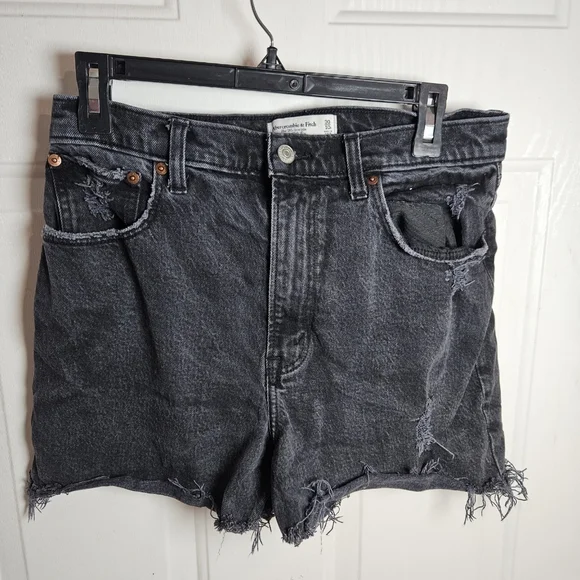 Abercrombie 90s Straight Ultra High Rise Shorts Black Distressed Size 30 - Picture 2 of 4